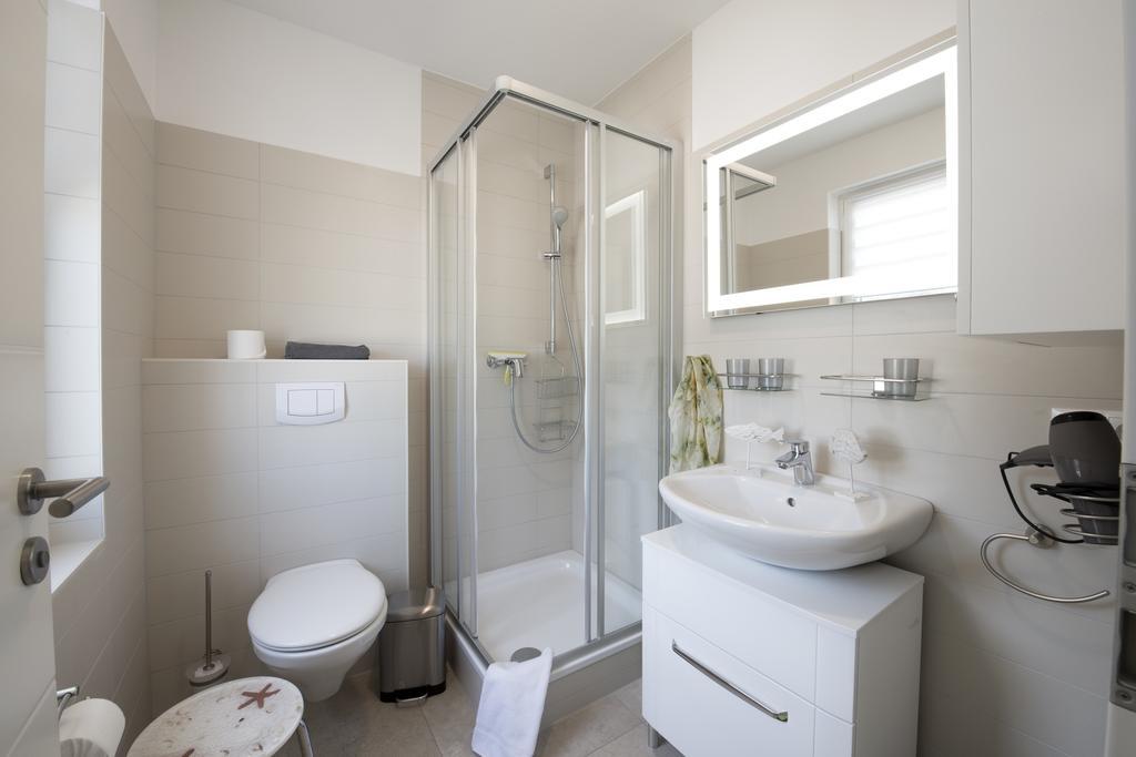 Ferienhaus Kuestensegler Breege Extérieur photo
